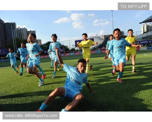 足球球星技能口诀大全：掌握技巧，提升球场表现的秘诀与诀窍